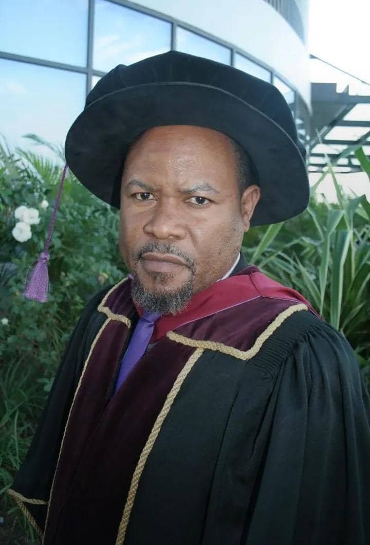 Dr Gilton Chakhaza